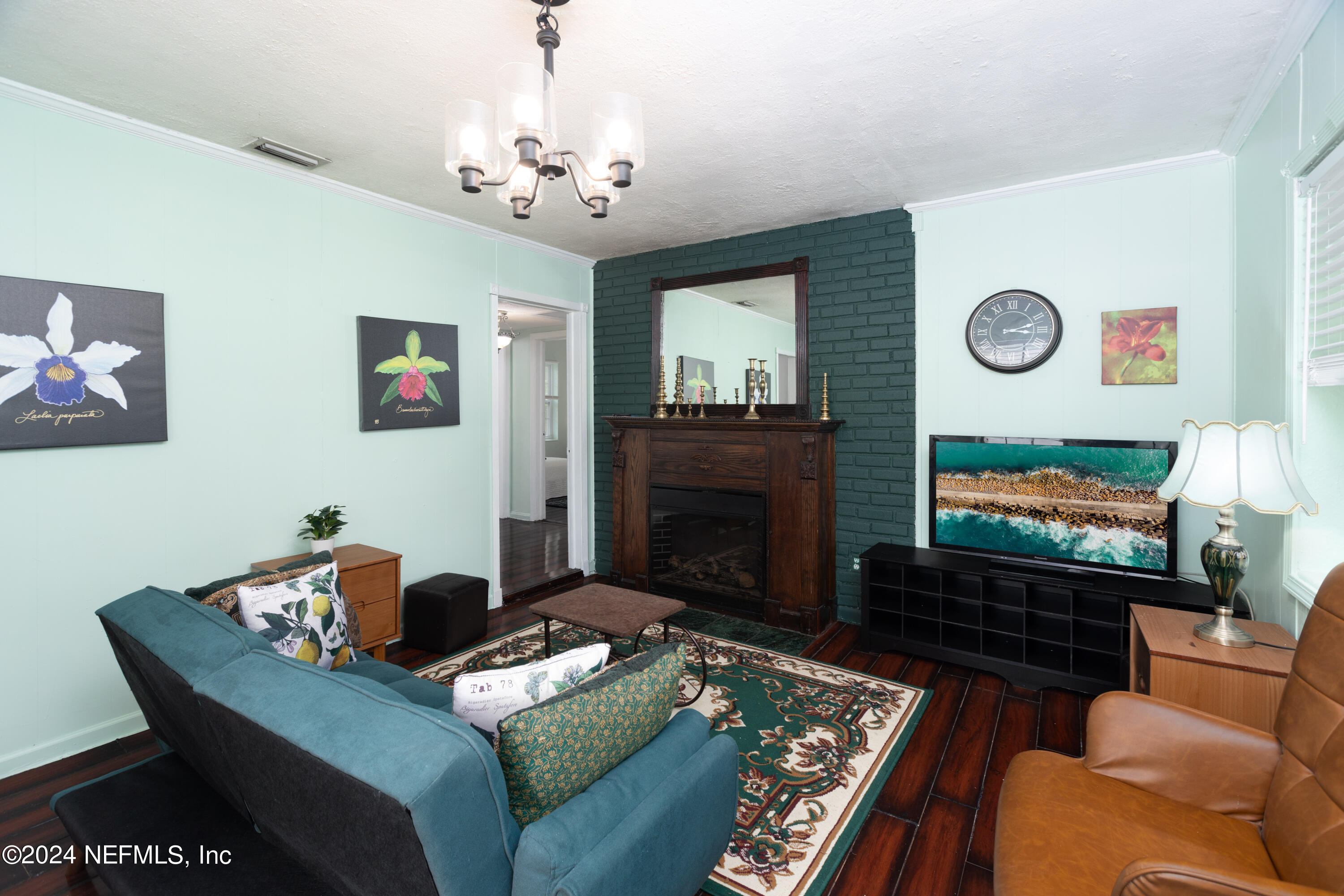 1922 Rugby Road Jacksonville, FL 32208 - Photo 2 of 19 Living Room