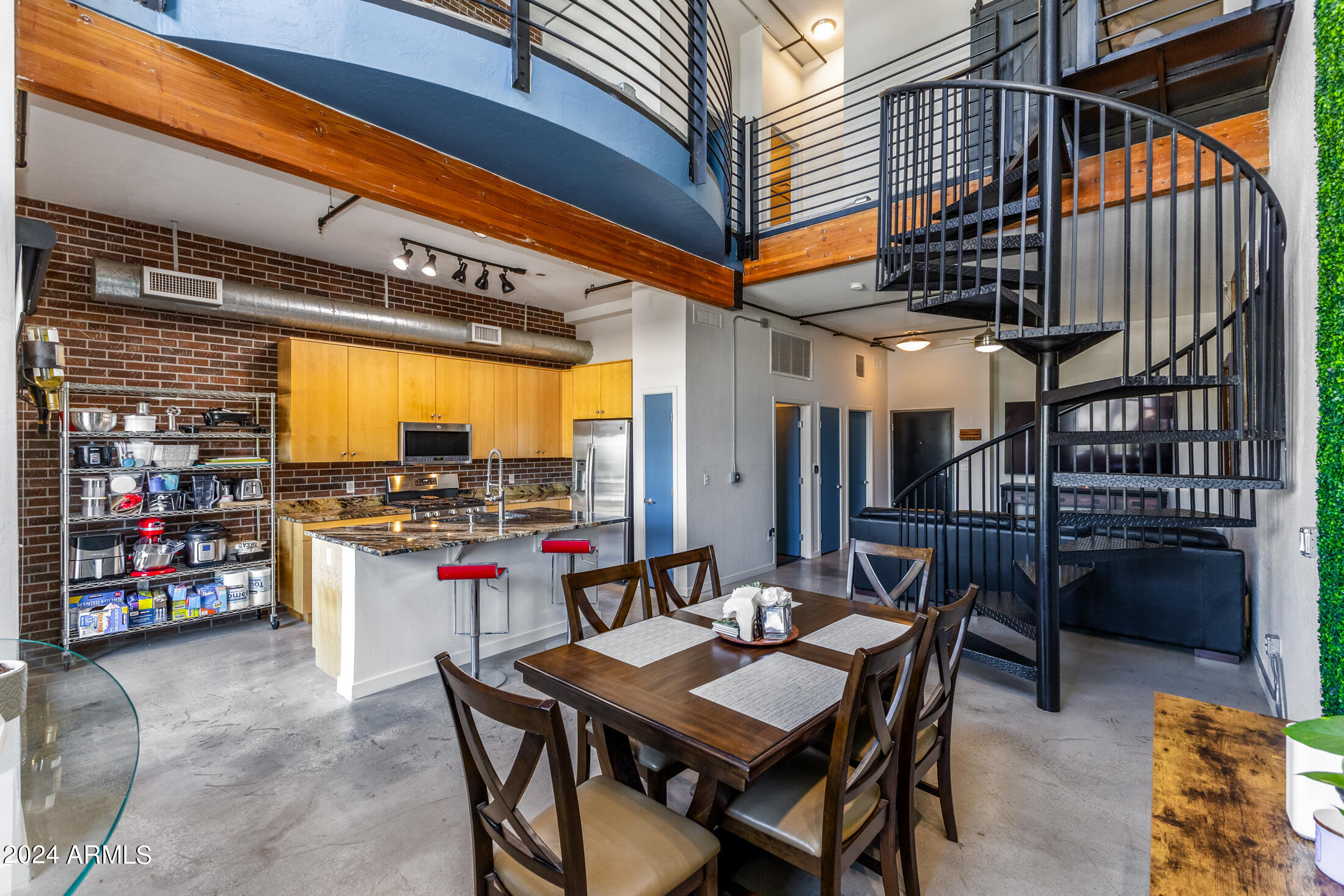 914 East Osborn Road, Unit 212 Phoenix, AZ 85014 - Photo 17 of 32 914 E Osborn Rd Unit 212-16