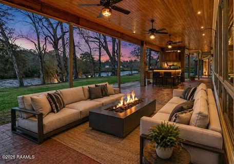 $1,090,000 | 5726 Eagle Pass Drive, Youngsville, LA 70592