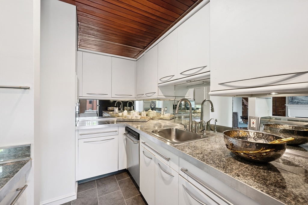 1 Worcester Square, Unit 4 Boston, MA 02118 - Photo 7 of 18