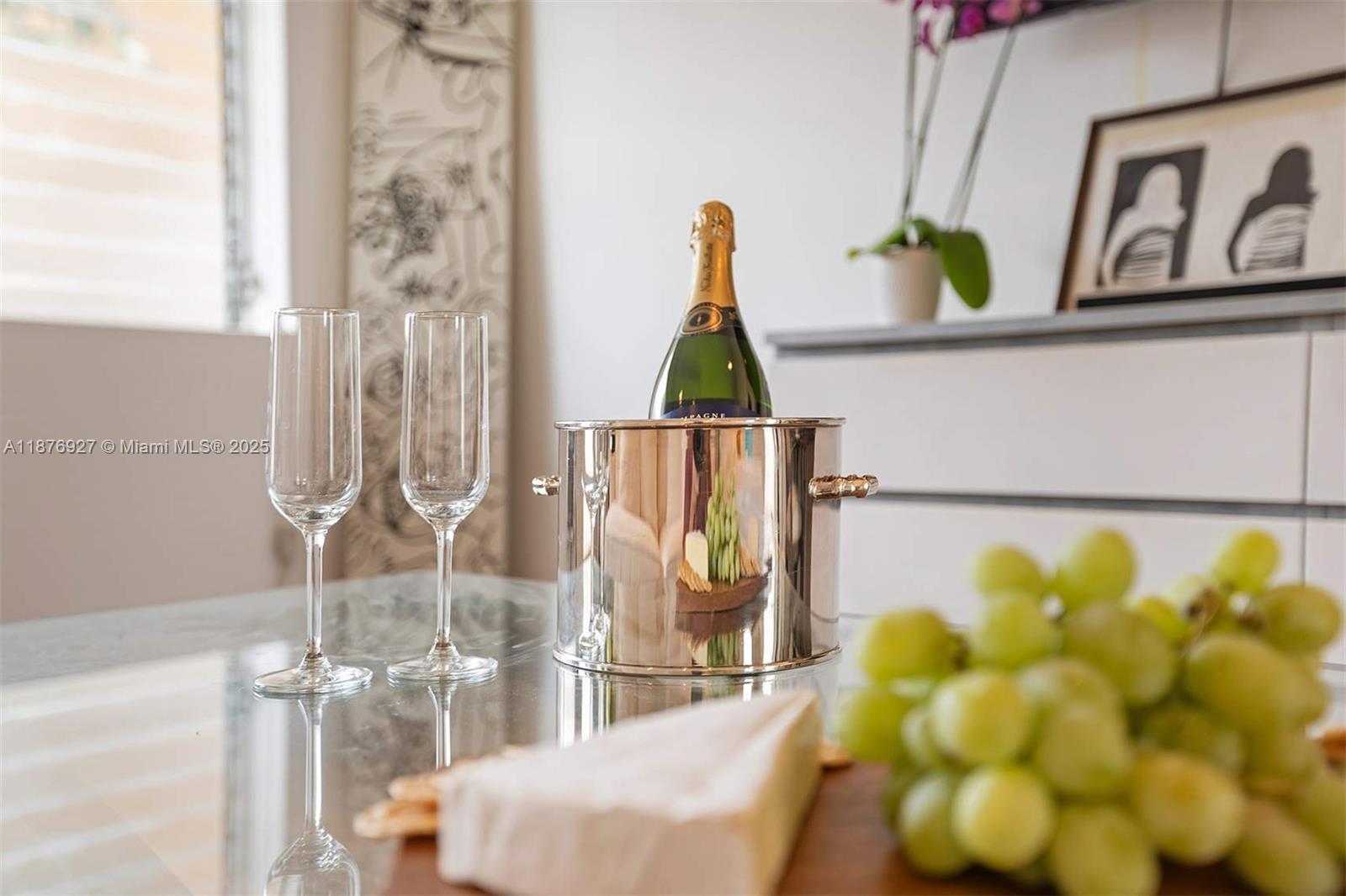 1050 Pennsylvania Avenue, Unit 29 Miami Beach, FL 33139 - Photo 7 of 23 a view of front door