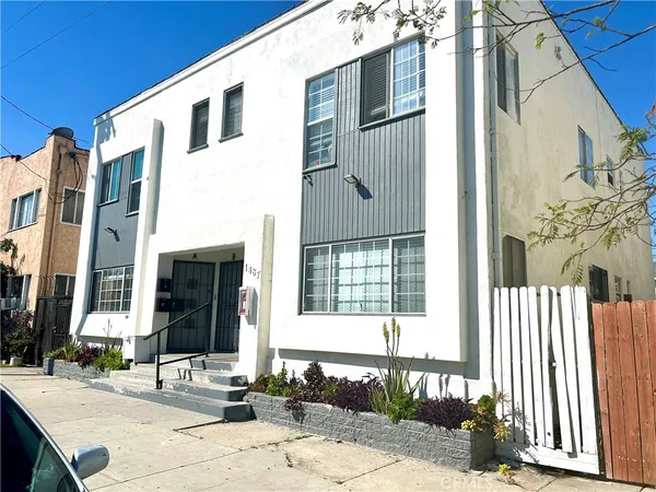 $2,395 | 1487 Henderson Avenue, Long Beach, CA 90813