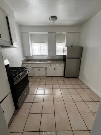 $2,395 | 1487 Henderson Avenue, Long Beach, CA 90813