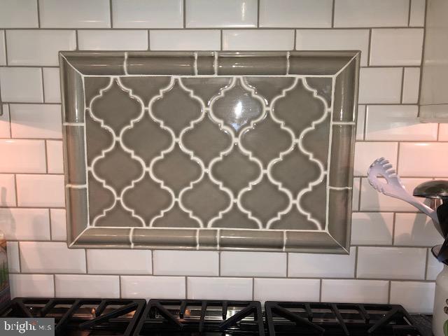 419 Ellisdale Road Chesterfield, NJ 08515 - Photo 8 of 39 Custom tile backsplash