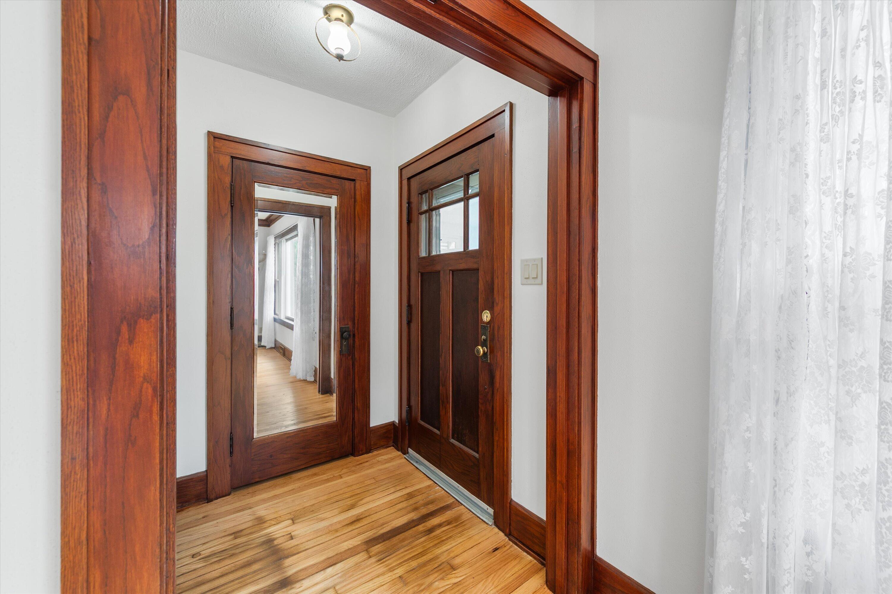 3709 Haven Avenue Racine, WI 53405 - Photo 4 of 37 02-DSC0011