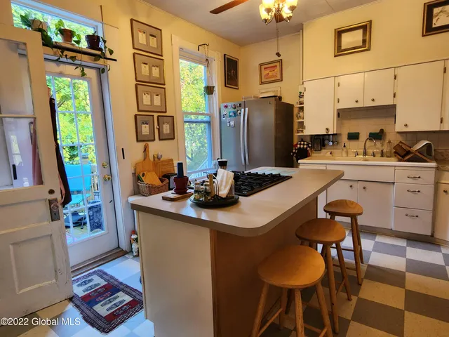 $253,000 | 38 North Allen Street, Albany, NY 12203