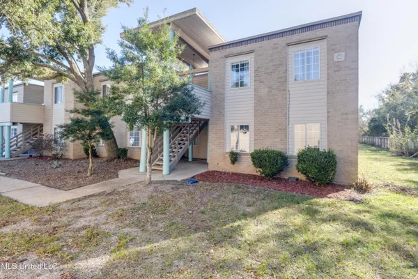 $1,595 | 245 Mc Donnell Avenue, Unit 221, Biloxi, MS 39531