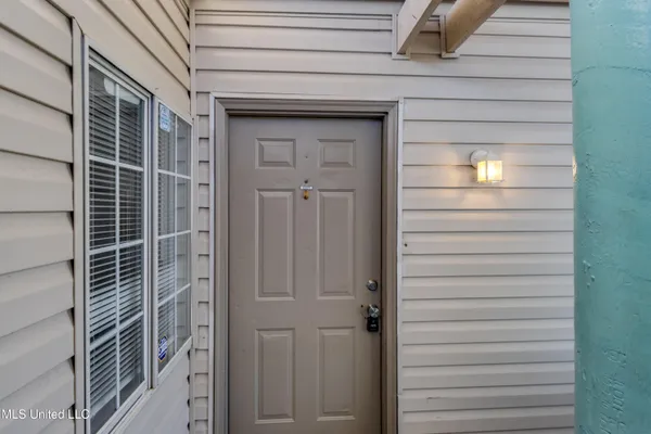 $1,595 | 245 Mc Donnell Avenue, Unit 221, Biloxi, MS 39531