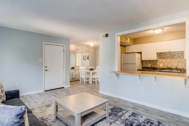 $1,600 | 245 Mc Donnell Avenue, Unit 221, Biloxi, MS 39531