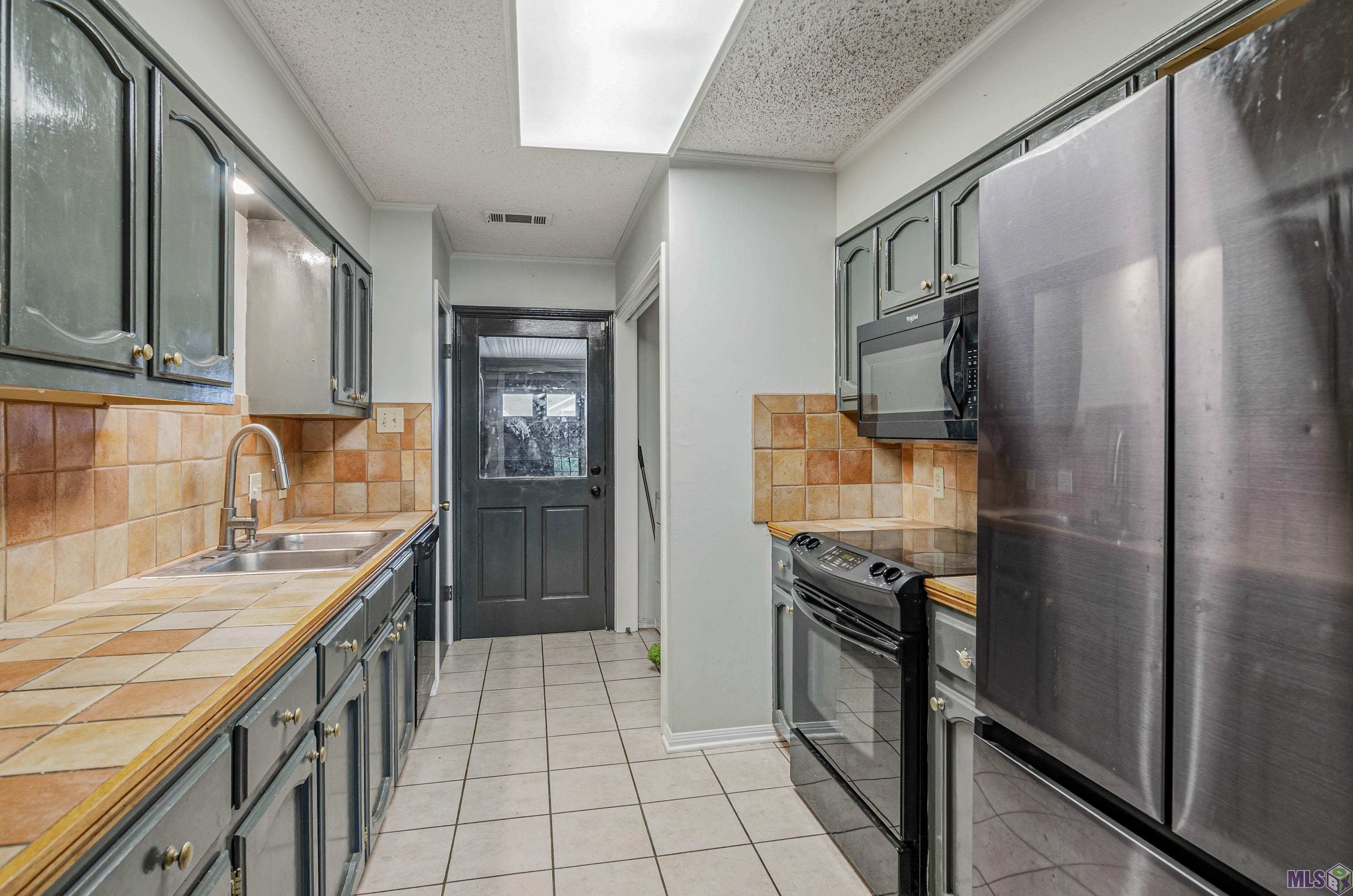 1881 Stonegate Court Baton Rouge, LA 70815 - Photo 6 of 19
