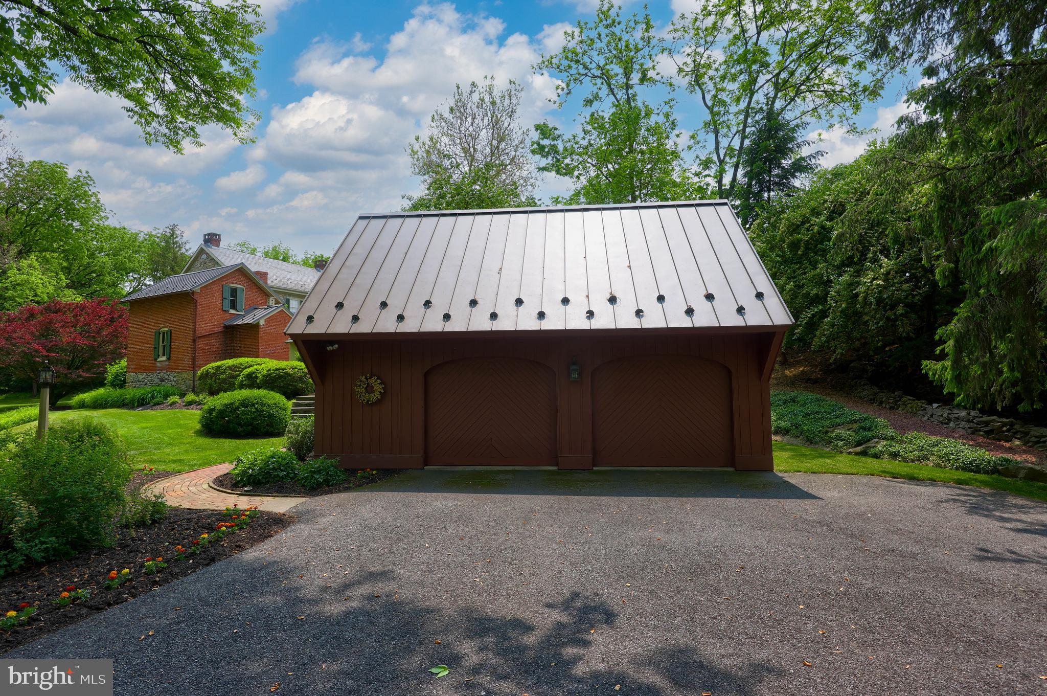 1400 Cross Keys Road Reading, PA 19605 - Photo 5 of 87 Garage