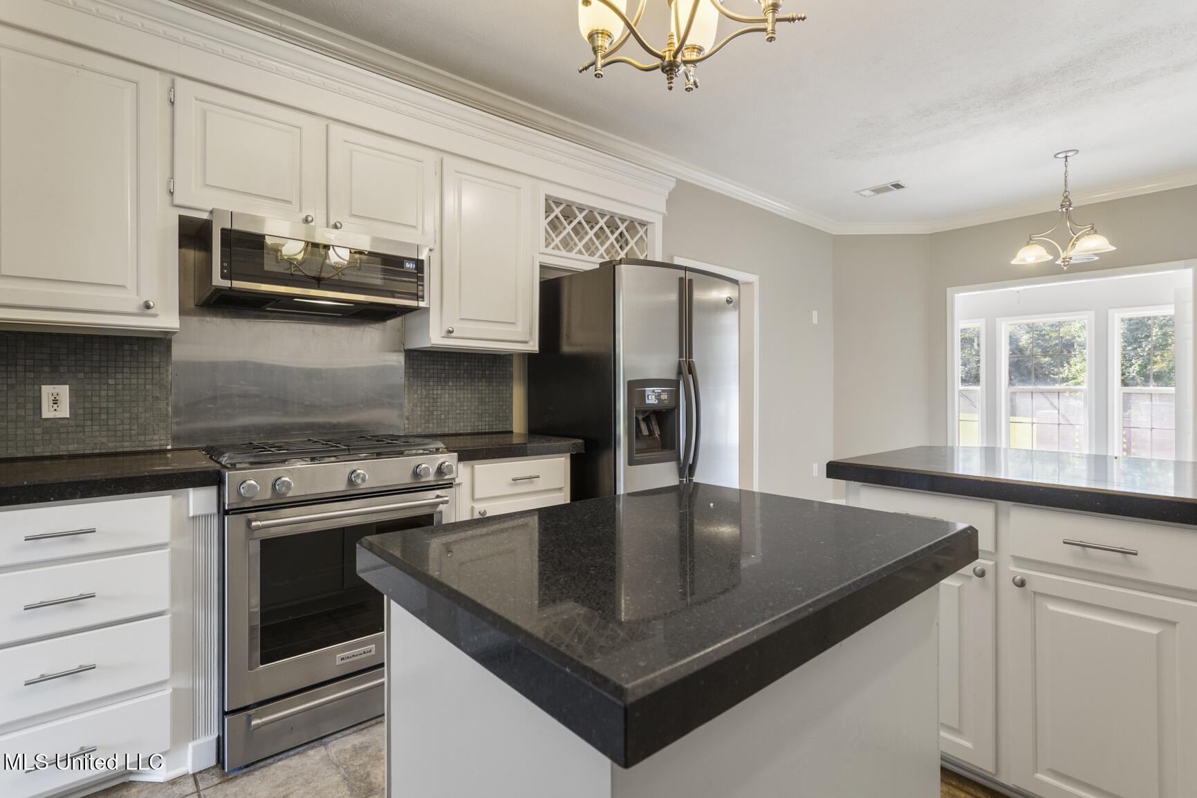 104 Rocking Chair Road Canton, MS 39046 - Photo 7 of 38 104 Rocking Chair-9