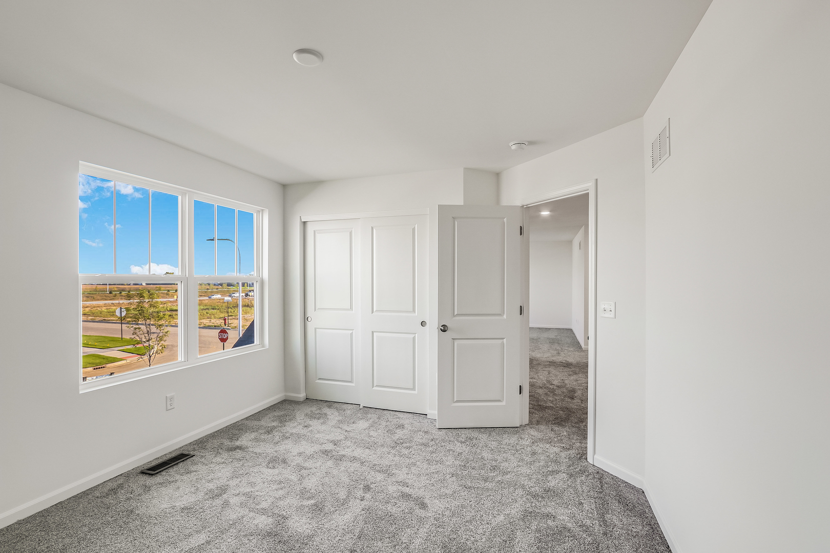 512 Endicott Road South Elgin, IL 60177 - Photo 28 of 30 a view of an empty room with a window