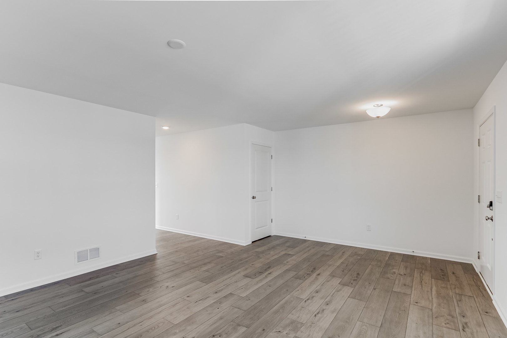 512 Endicott Road South Elgin, IL 60177 - Photo 5 of 30 a view of a room