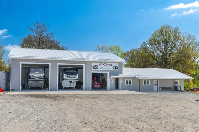 $375,000 | 1744 Oklahoma Avenue, Trenton, MO 64683