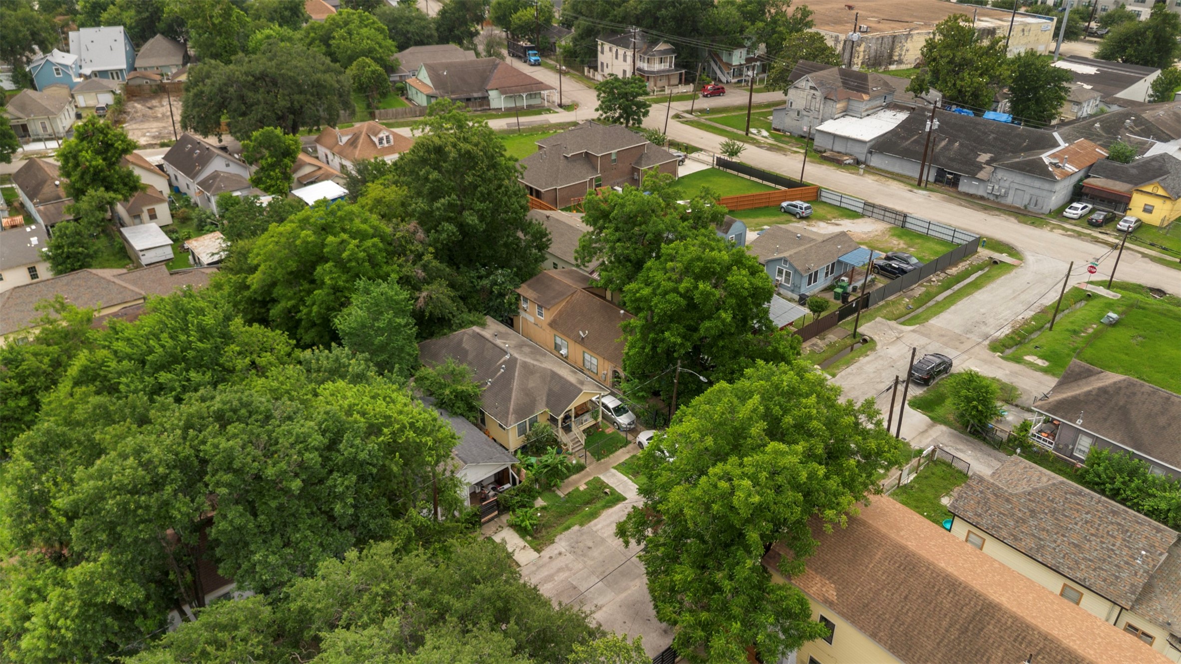 1612 Common Street Houston, TX 77009 - Photo 9 of 21