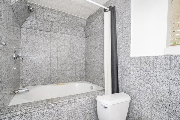 $1,800 | 16900 Wellborne Road, Pearland, TX 77584