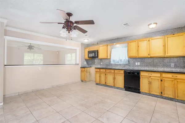 $1,800 | 16900 Wellborne Road, Pearland, TX 77584