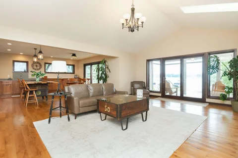 $1,798,000 | W352N6080 Bauers Lane, Oconomowoc, WI 53066