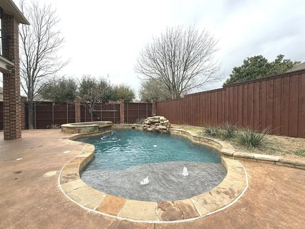 $3,899 | 429 Whisperfield Drive, Murphy, TX 75094