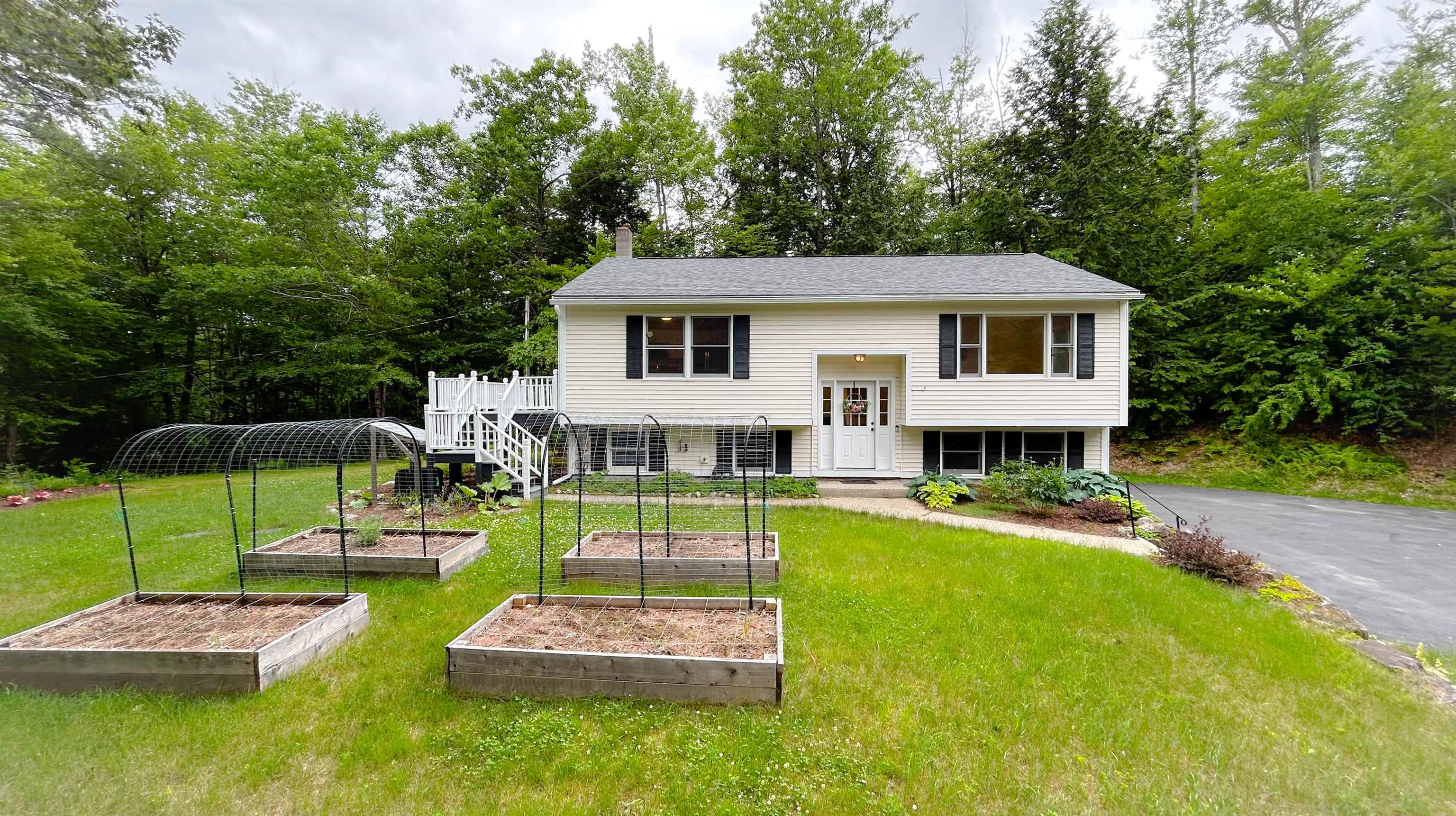 63 Jewell Road Wilmot, NH 03287 - Photo 3 of 59