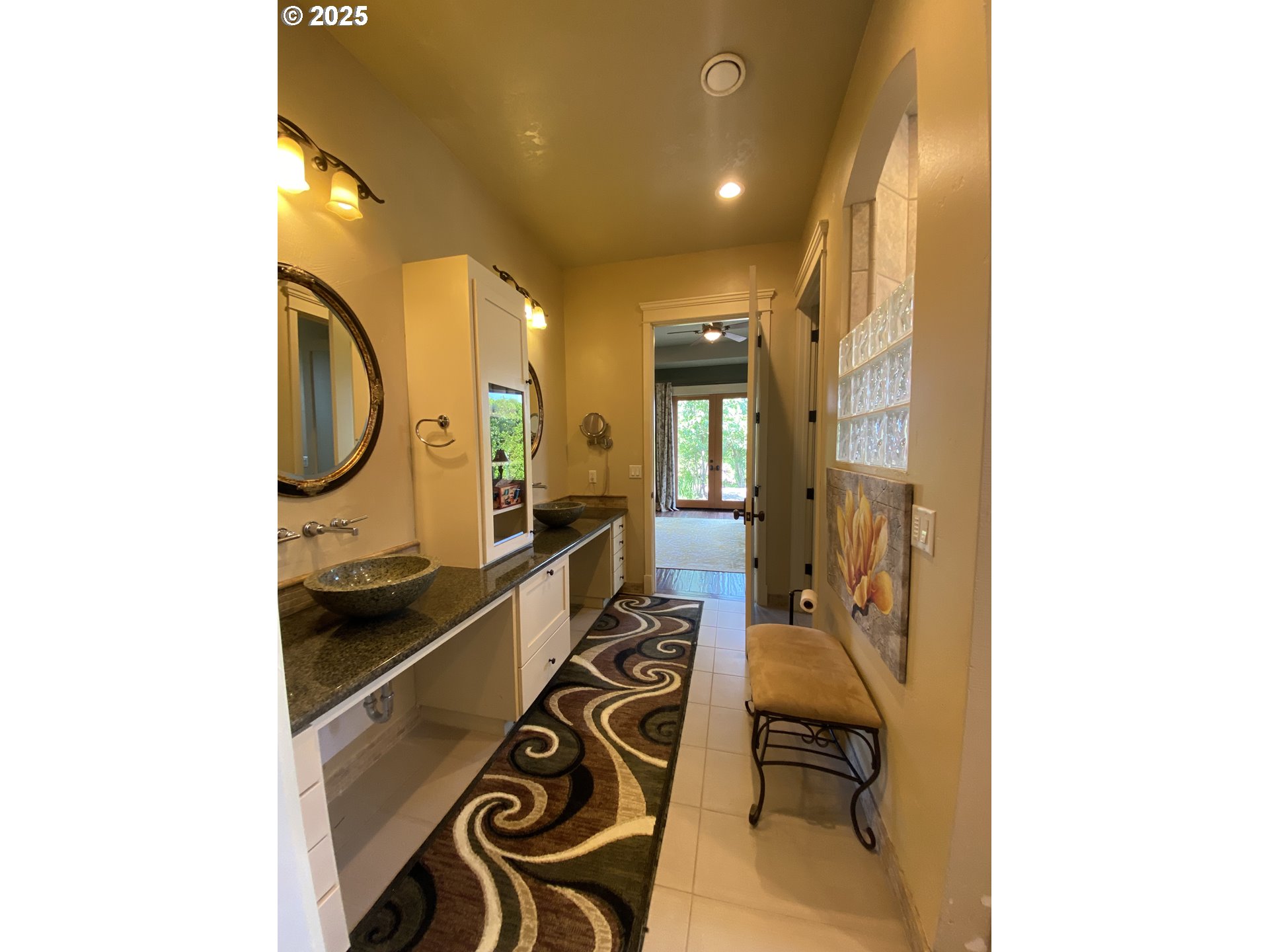 625 St Andrews Loop Creswell, OR 97426 - Photo 23 of 31 a view of a room with gym equipment