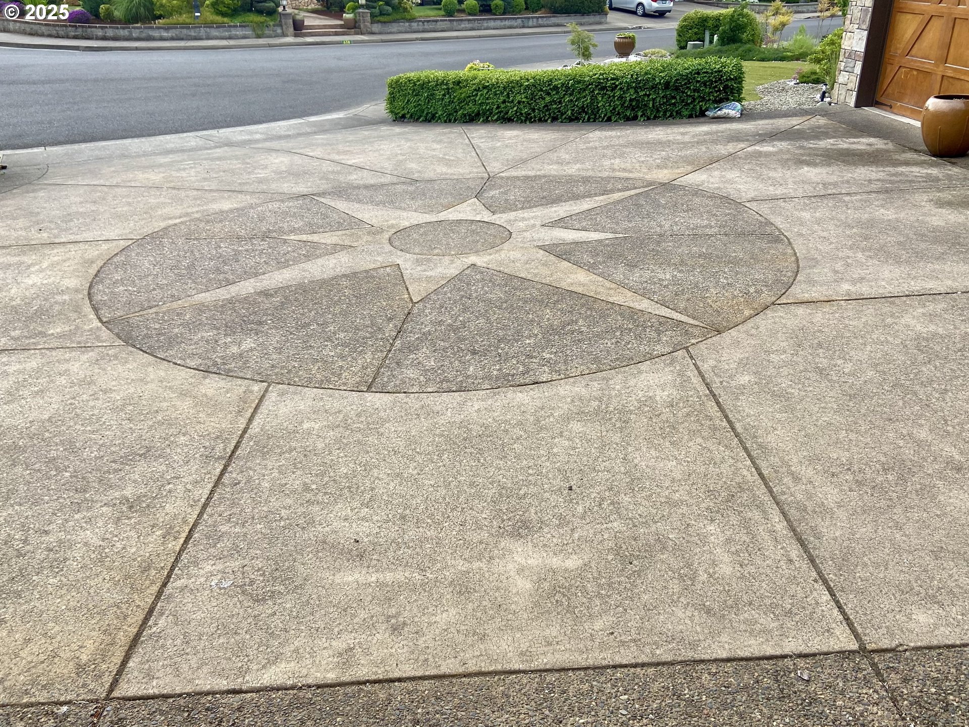 625 St Andrews Loop Creswell, OR 97426 - Photo 3 of 31 a view of a swimming pool