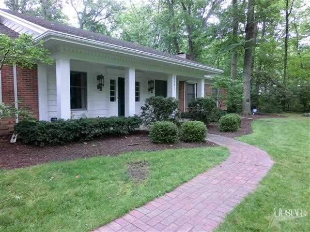 5021 Chaucer Road Fort Wayne, IN 46835 - Photo 2 of 30 Gallery Image 2