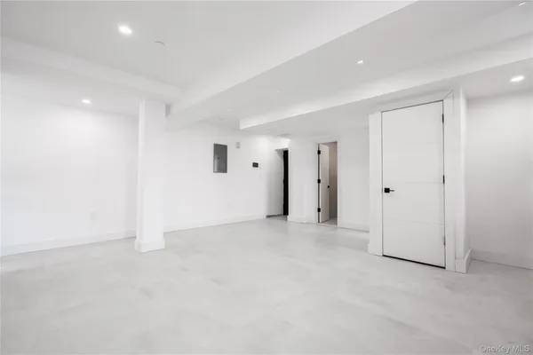 $5,000 | 315 West Broadway, Unit BE, Long Beach, NY 11561