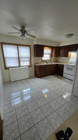 $1,500 | 9458 Glenlake Avenue, Rosemont, IL 60018