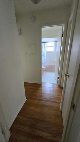 $1,500 | 9458 Glenlake Avenue, Rosemont, IL 60018