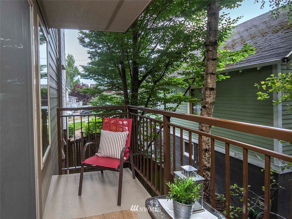 566 Prospect Street, Unit 209 Seattle, WA 98109 - Photo 14 of 19