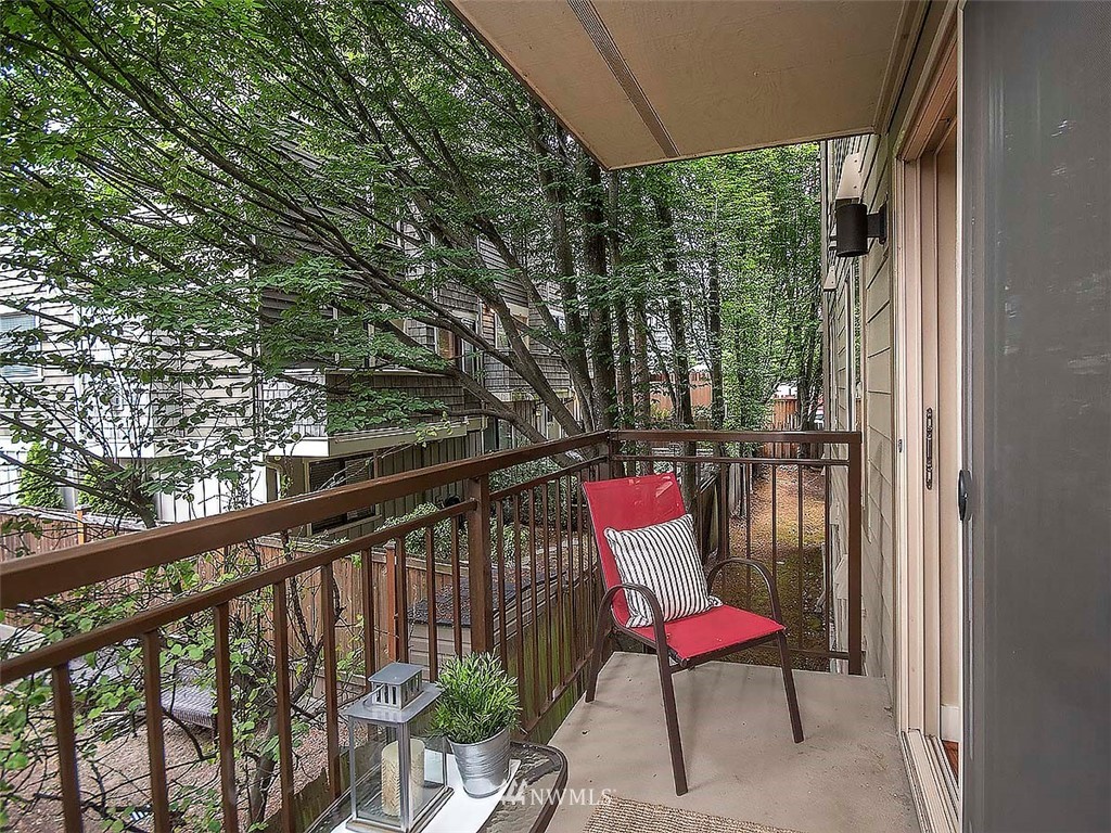 566 Prospect Street, Unit 209 Seattle, WA 98109 - Photo 15 of 19