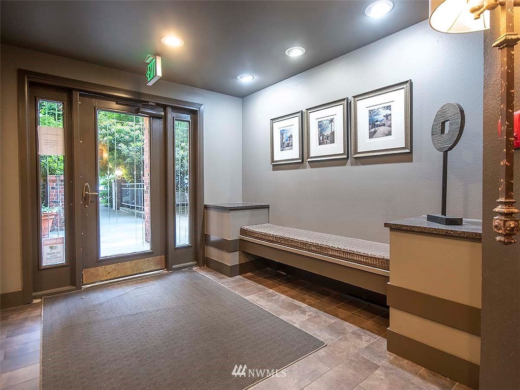 566 Prospect Street, Unit 209 Seattle, WA 98109 - Photo 17 of 19