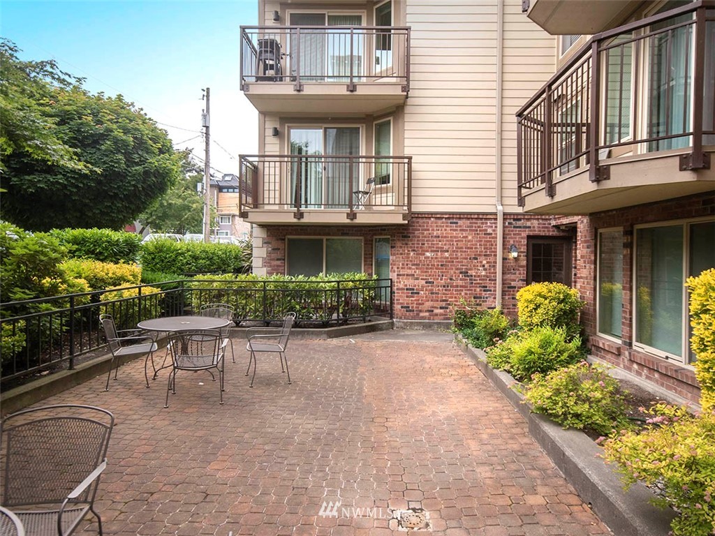 566 Prospect Street, Unit 209 Seattle, WA 98109 - Photo 18 of 19