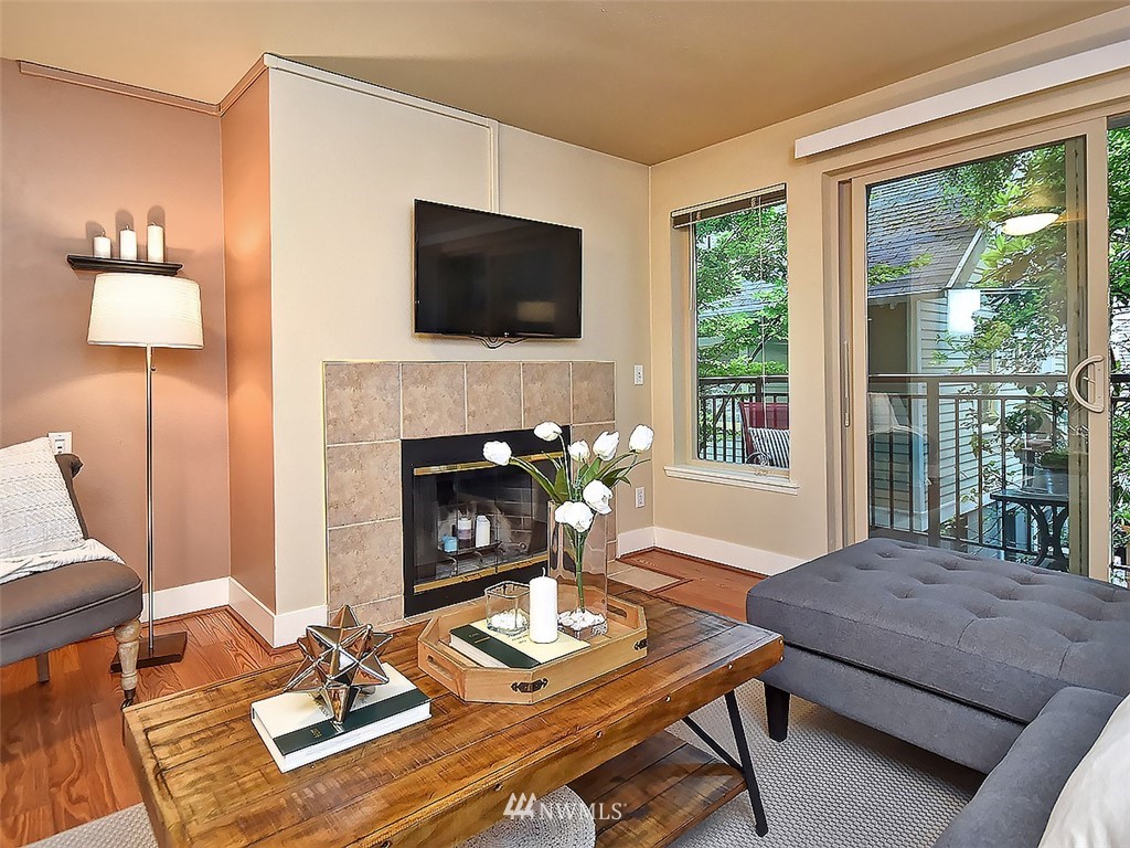 566 Prospect Street, Unit 209 Seattle, WA 98109 - Photo 4 of 19