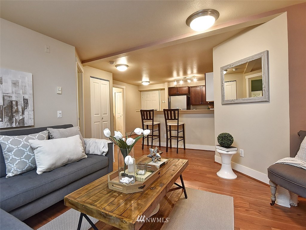 566 Prospect Street, Unit 209 Seattle, WA 98109 - Photo 6 of 19