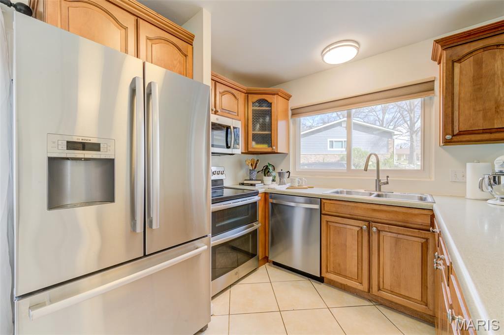 323 Chipley Circle Ballwin, MO 63011 - Photo 17 of 52