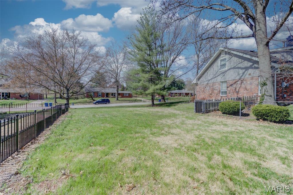 323 Chipley Circle Ballwin, MO 63011 - Photo 46 of 52