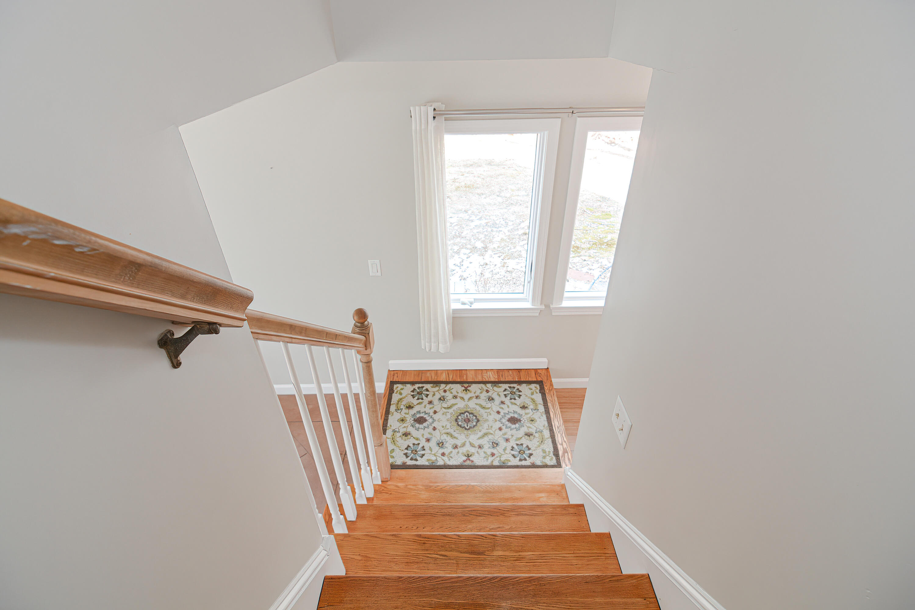 155 Gross Hill Road Wellfleet, MA 02667 - Photo 46 of 52 a view of a hallway with windows