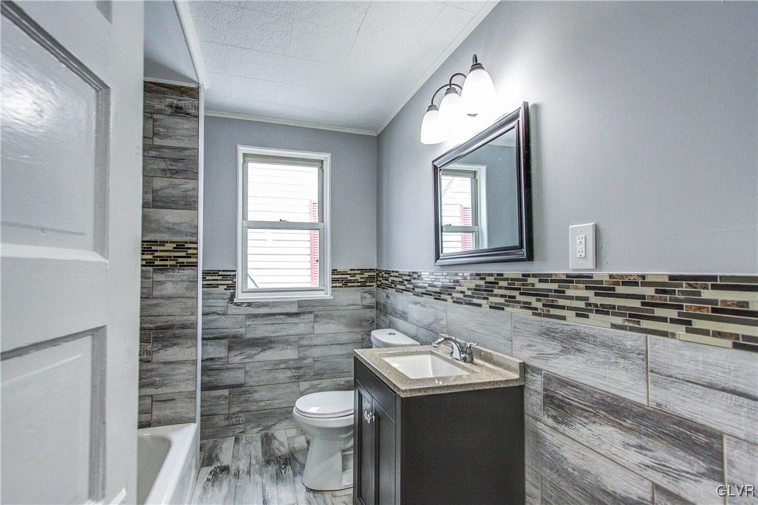 736 Hawthorne Road Bethlehem, PA 18018 - Photo 12 of 47 Gallery Image 12