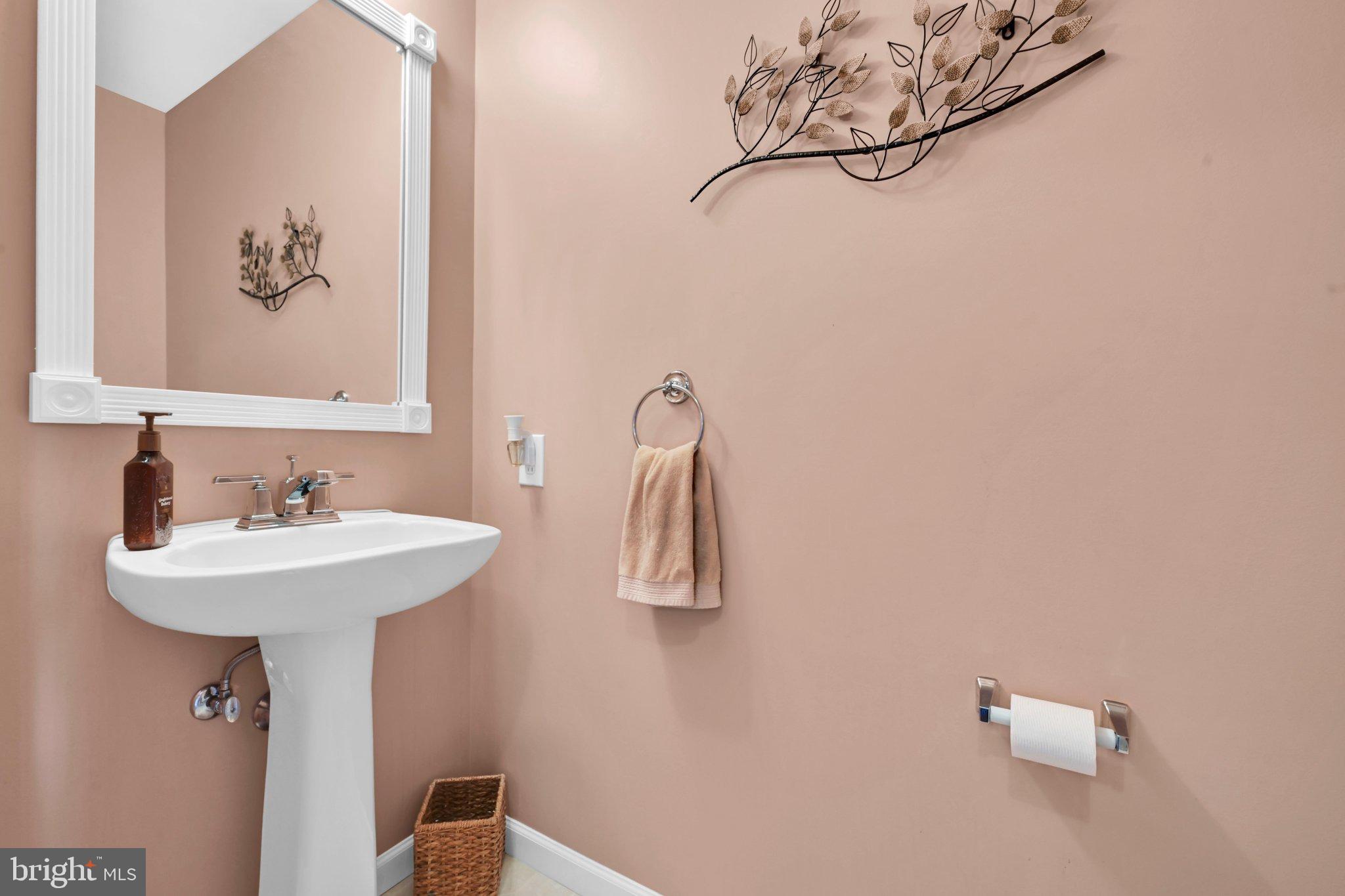 351 Oneida Drive Sinking Spring, PA 19608 - Photo 15 of 36 Powder Room