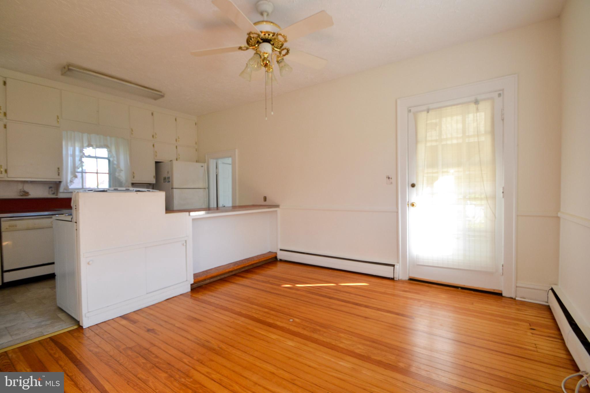 20 Cockeys Mill Road Reisterstown, MD 21136 - Photo 6 of 36 Dining area