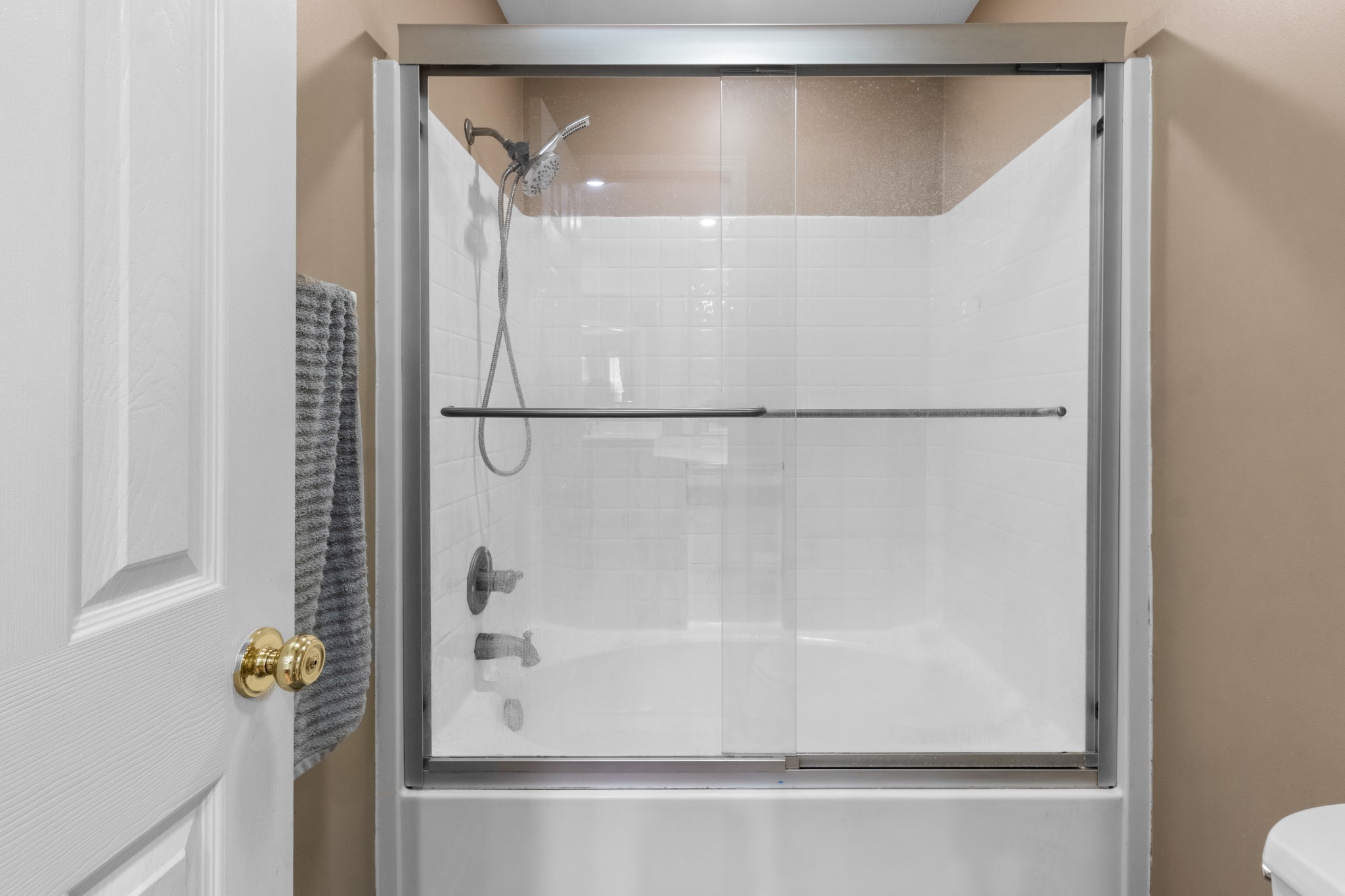 1033 Sivley Road Hopkinsville, KY 42240 - Photo 20 of 23 a bathroom with a shower