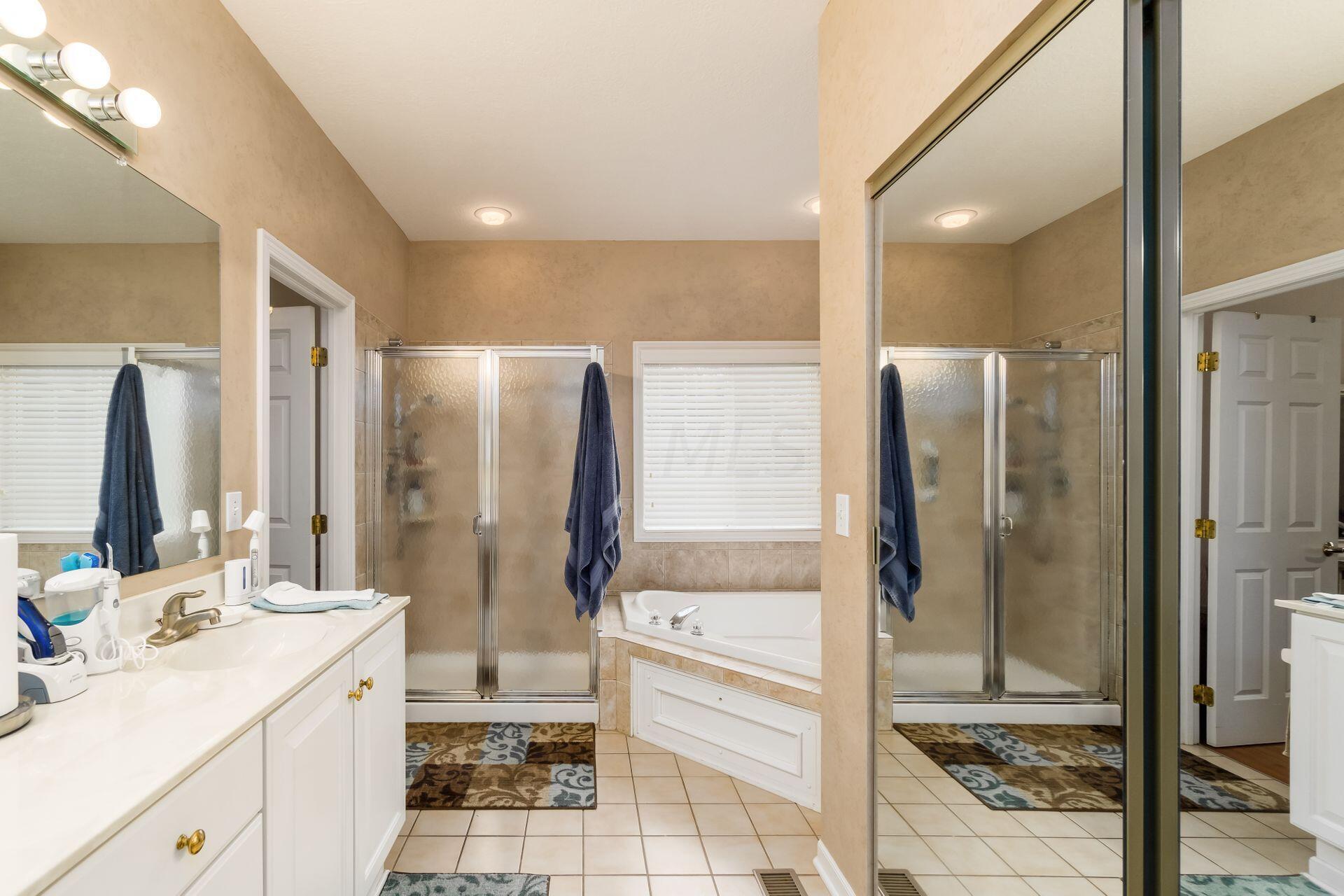 960 Reece Ridge Drive Columbus, OH 43230 - Photo 39 of 66 Owners Bathroom