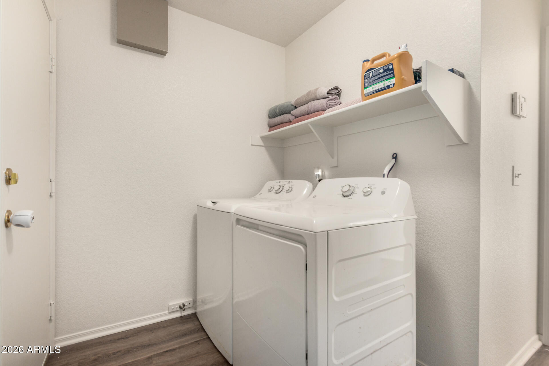 8806 South 9th Street Phoenix, AZ 85042 - Photo 25 of 31 a utility room with dryer and washer