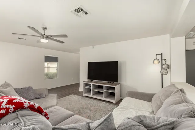 $394,900 | 8806 South 9th Street, Phoenix, AZ 85042