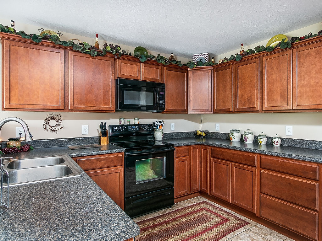 1912 Red Maple Road Kingsport, TN 37664 - Photo 8 of 36 Photo 8