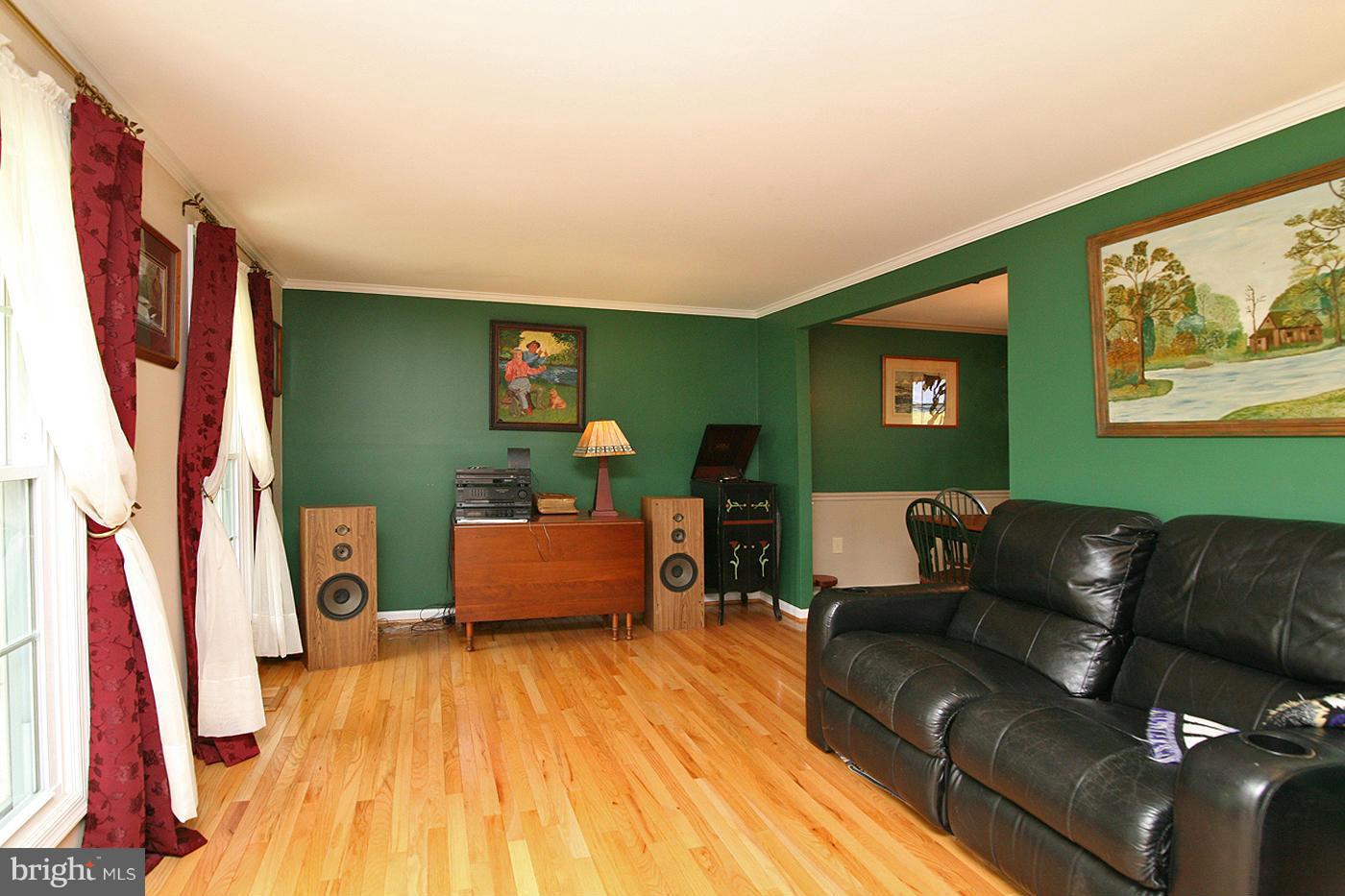 306 Spring Gate Court Mount Airy, MD 21771 - Photo 5 of 21 Living Room