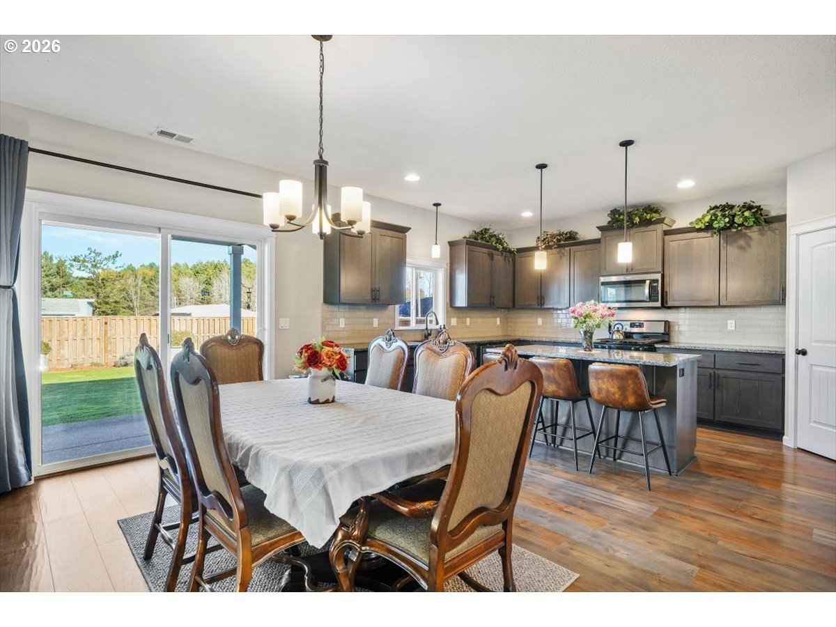 2105 Northeast Summit Drive Albany, OR 97321 - Photo 13 of 48